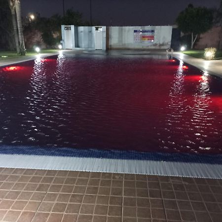 Appartement Haut Standing Vu Piscine Marrakesh Exterior photo